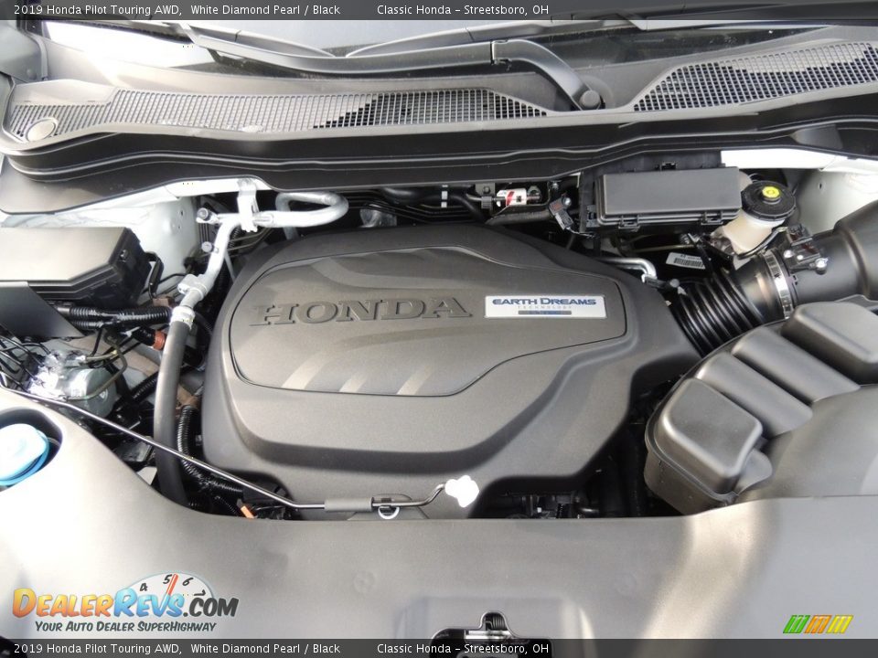 2019 Honda Pilot Touring AWD White Diamond Pearl / Black Photo #16