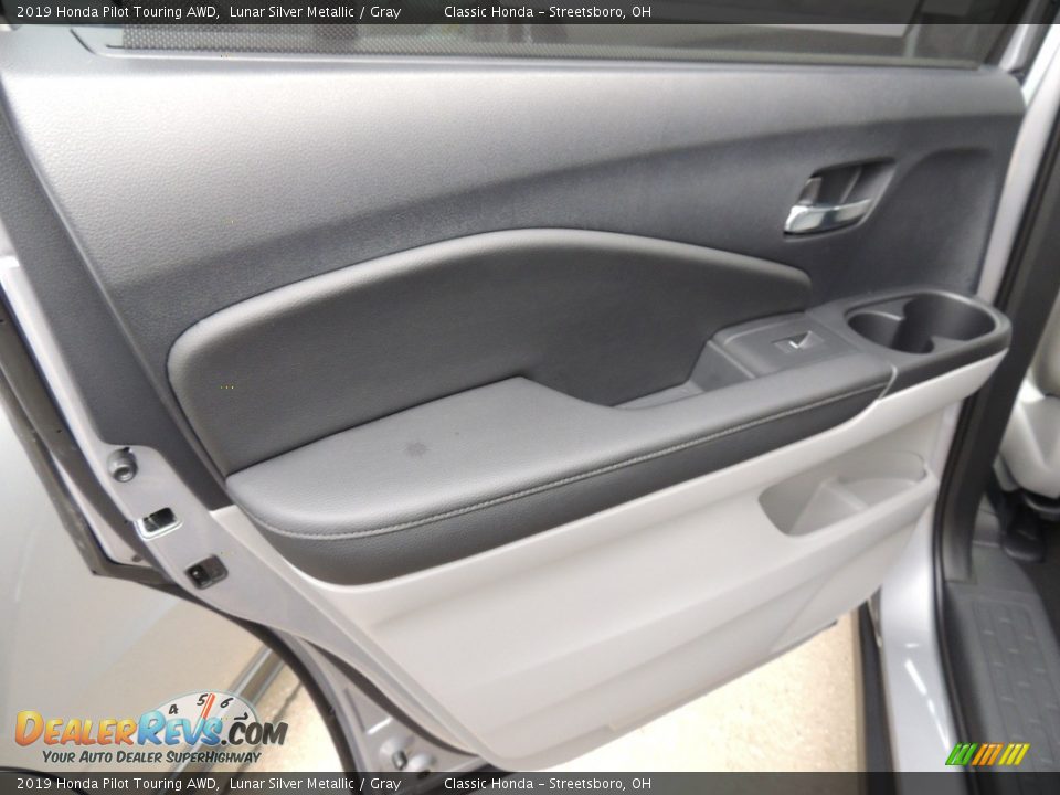 2019 Honda Pilot Touring AWD Lunar Silver Metallic / Gray Photo #8