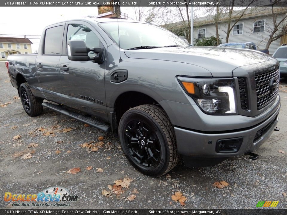 Front 3/4 View of 2019 Nissan TITAN XD Midnight Edition Crew Cab 4x4 Photo #1