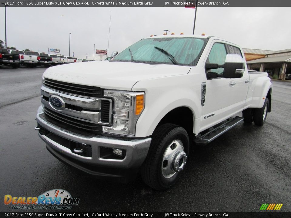 2017 Ford F350 Super Duty XLT Crew Cab 4x4 Oxford White / Medium Earth Gray Photo #1