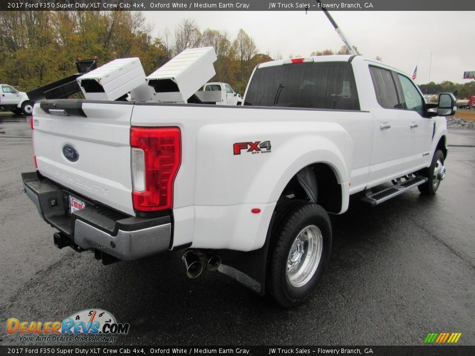 2017 Ford F350 Super Duty XLT Crew Cab 4x4 Oxford White / Medium Earth Gray Photo #5