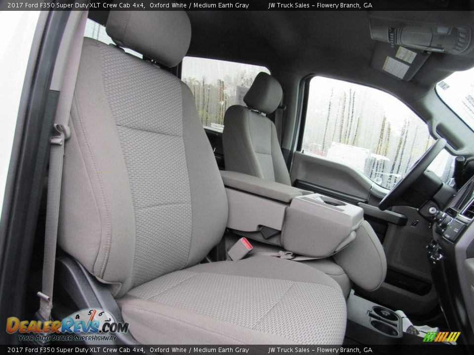 2017 Ford F350 Super Duty XLT Crew Cab 4x4 Oxford White / Medium Earth Gray Photo #11
