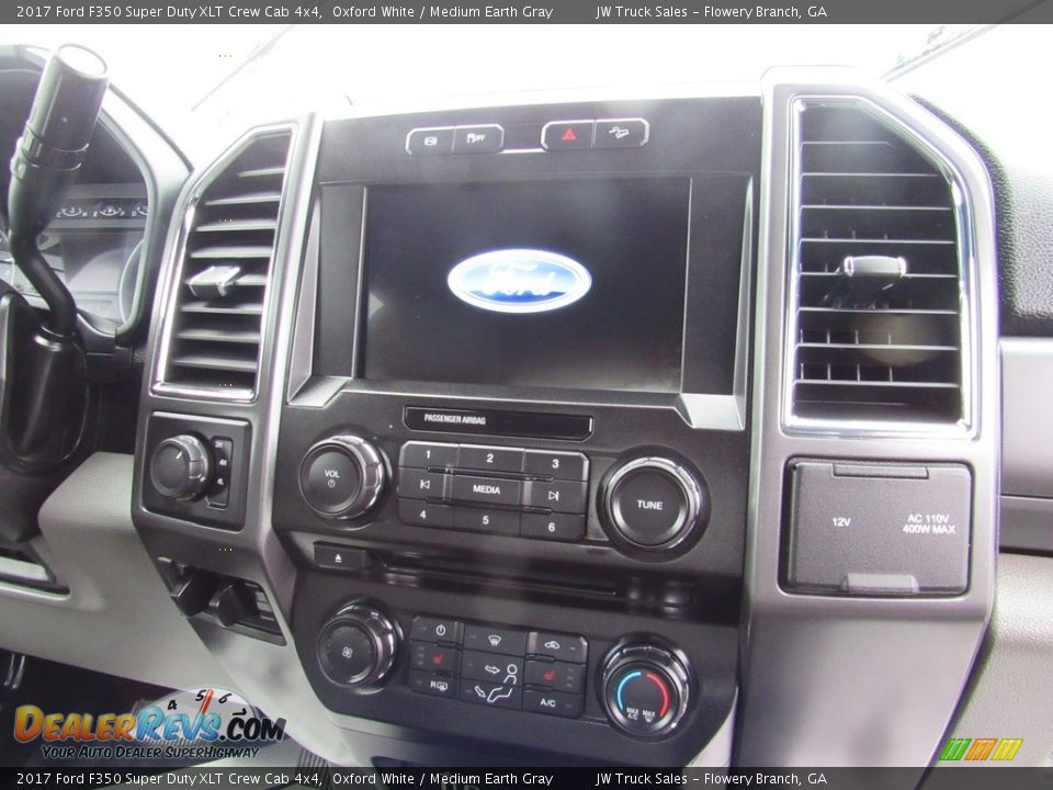 2017 Ford F350 Super Duty XLT Crew Cab 4x4 Oxford White / Medium Earth Gray Photo #14