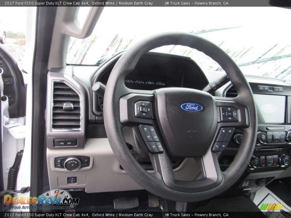 2017 Ford F350 Super Duty XLT Crew Cab 4x4 Oxford White / Medium Earth Gray Photo #22