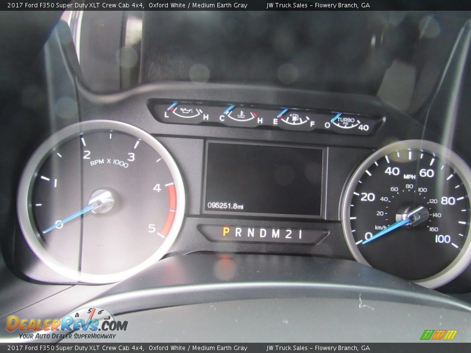 2017 Ford F350 Super Duty XLT Crew Cab 4x4 Oxford White / Medium Earth Gray Photo #24