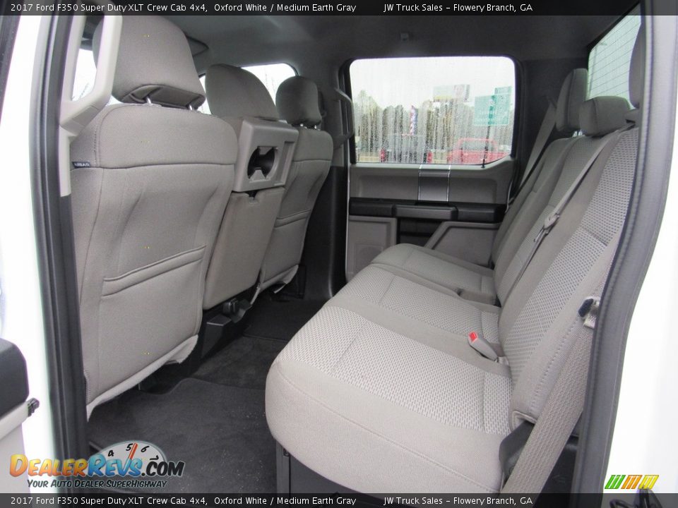 2017 Ford F350 Super Duty XLT Crew Cab 4x4 Oxford White / Medium Earth Gray Photo #31