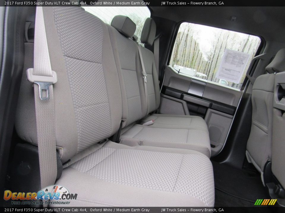 2017 Ford F350 Super Duty XLT Crew Cab 4x4 Oxford White / Medium Earth Gray Photo #34