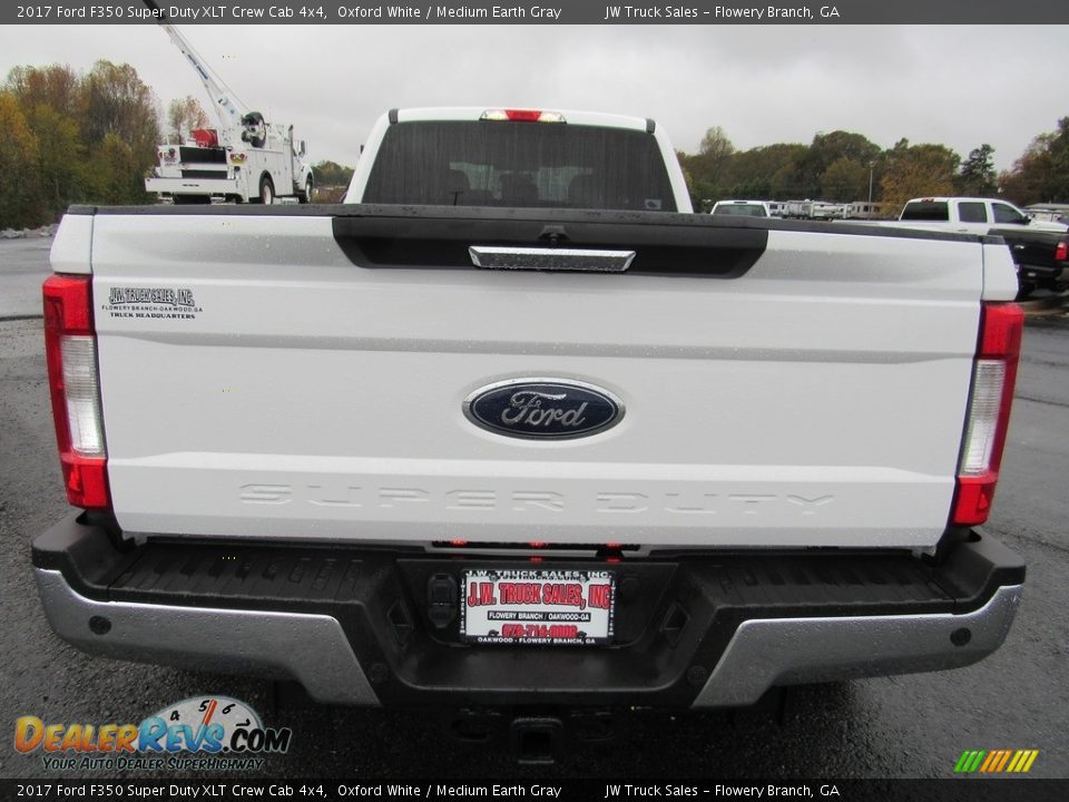 2017 Ford F350 Super Duty XLT Crew Cab 4x4 Oxford White / Medium Earth Gray Photo #36