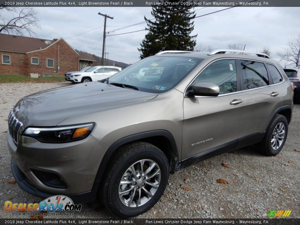 2019 Jeep Cherokee Latitude Plus 4x4 Light Brownstone Pearl / Black Photo #1