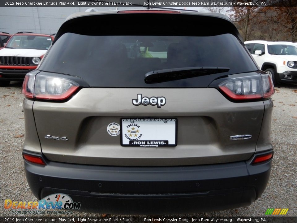 2019 Jeep Cherokee Latitude Plus 4x4 Light Brownstone Pearl / Black Photo #4