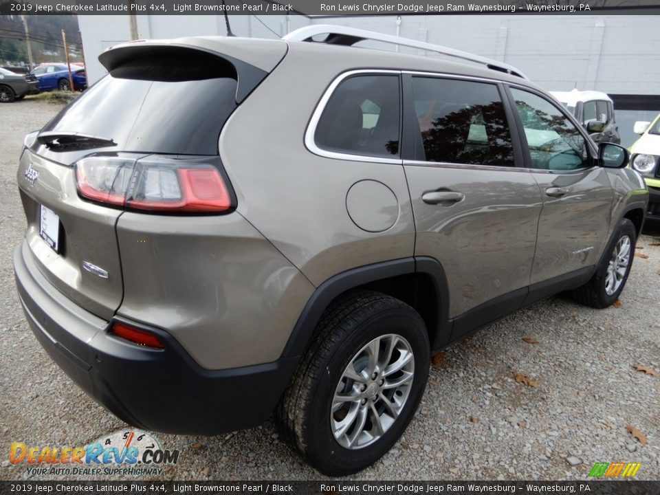 2019 Jeep Cherokee Latitude Plus 4x4 Light Brownstone Pearl / Black Photo #6