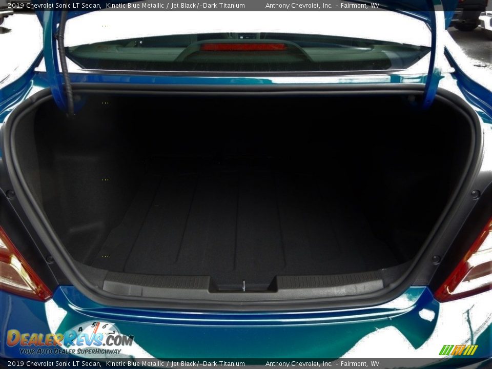 2019 Chevrolet Sonic LT Sedan Kinetic Blue Metallic / Jet Black/­Dark Titanium Photo #5