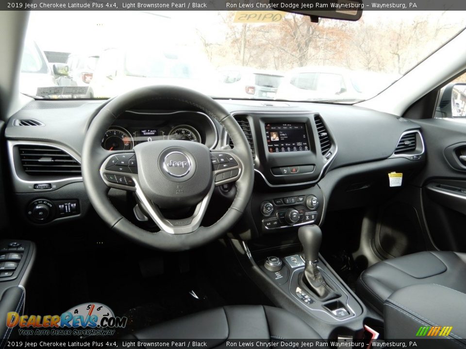2019 Jeep Cherokee Latitude Plus 4x4 Light Brownstone Pearl / Black Photo #13