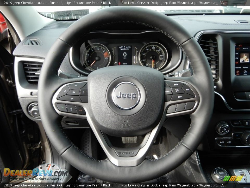 2019 Jeep Cherokee Latitude Plus 4x4 Light Brownstone Pearl / Black Photo #17