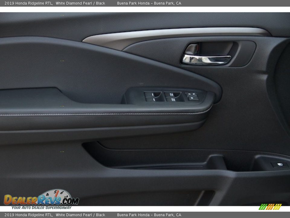 2019 Honda Ridgeline RTL White Diamond Pearl / Black Photo #8