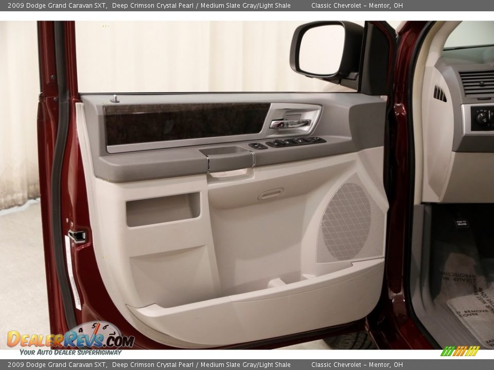 2009 Dodge Grand Caravan SXT Deep Crimson Crystal Pearl / Medium Slate Gray/Light Shale Photo #4