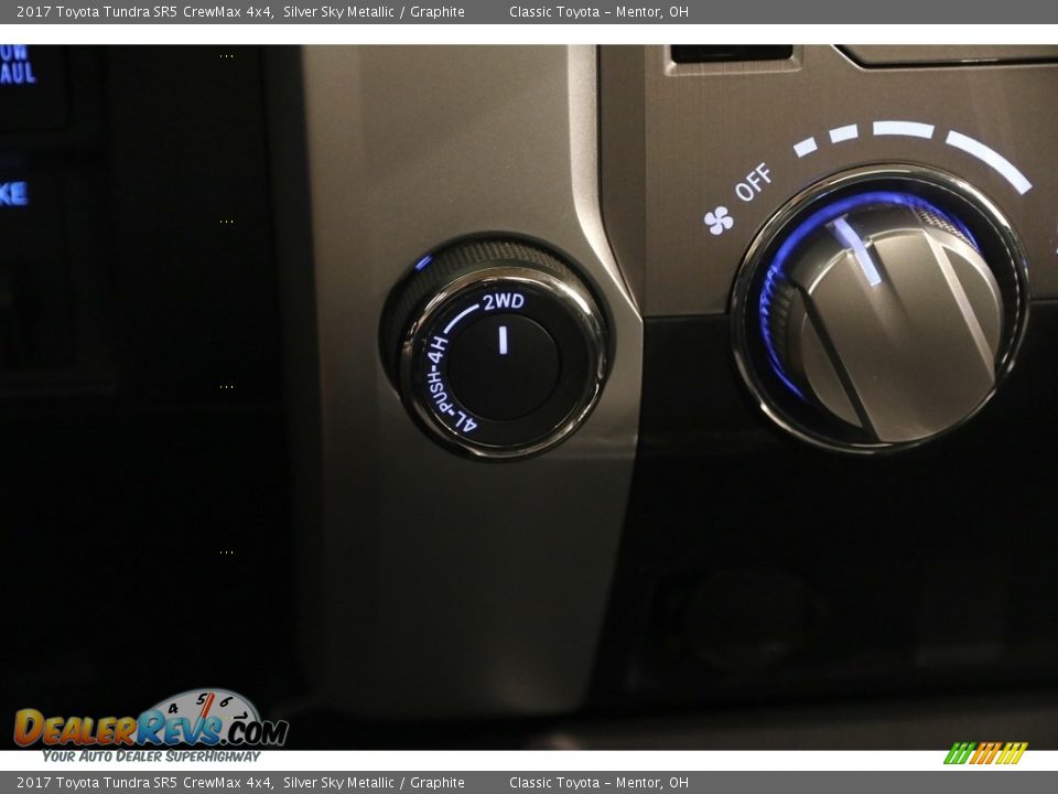 2017 Toyota Tundra SR5 CrewMax 4x4 Silver Sky Metallic / Graphite Photo #16