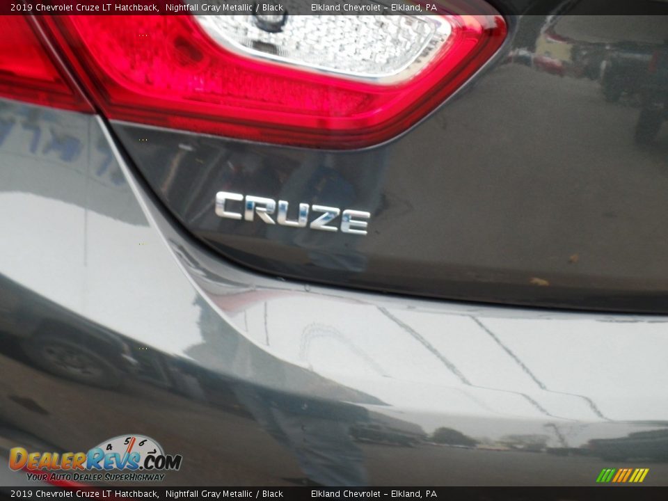 2019 Chevrolet Cruze LT Hatchback Nightfall Gray Metallic / Black Photo #10