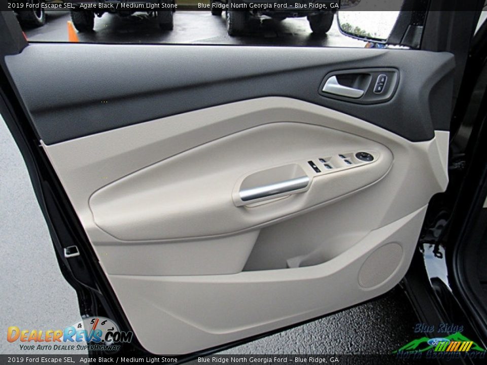 2019 Ford Escape SEL Agate Black / Medium Light Stone Photo #25