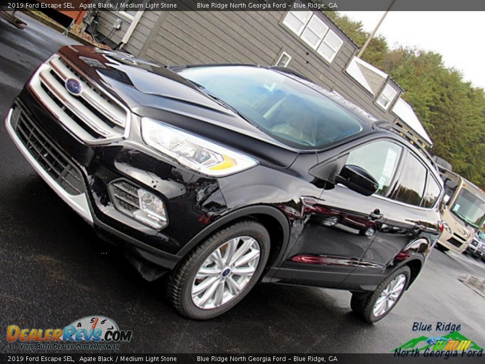 2019 Ford Escape SEL Agate Black / Medium Light Stone Photo #28