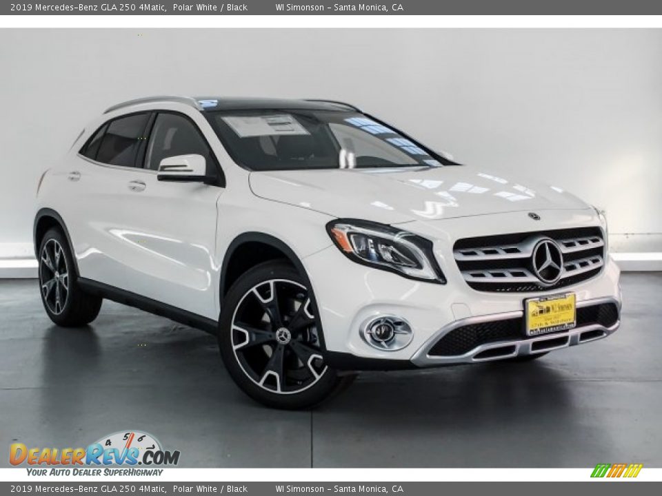 Front 3/4 View of 2019 Mercedes-Benz GLA 250 4Matic Photo #12