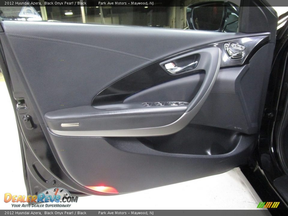 2012 Hyundai Azera Black Onyx Pearl / Black Photo #8