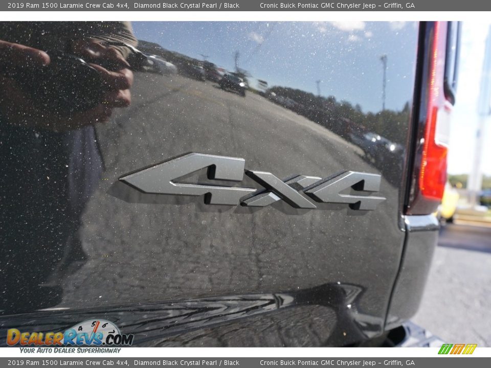 2019 Ram 1500 Laramie Crew Cab 4x4 Diamond Black Crystal Pearl / Black Photo #13