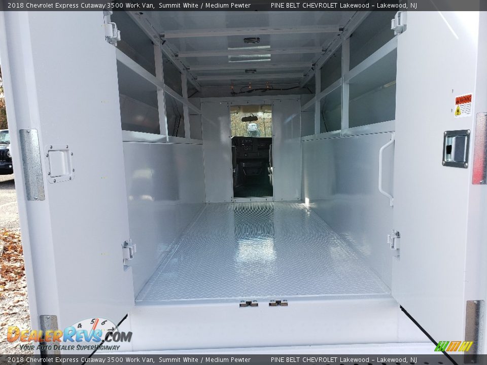 2018 Chevrolet Express Cutaway 3500 Work Van Summit White / Medium Pewter Photo #6