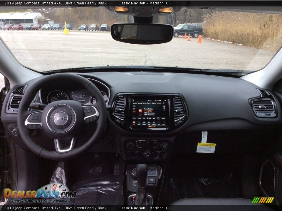 Dashboard of 2019 Jeep Compass Limited 4x4 Photo #11