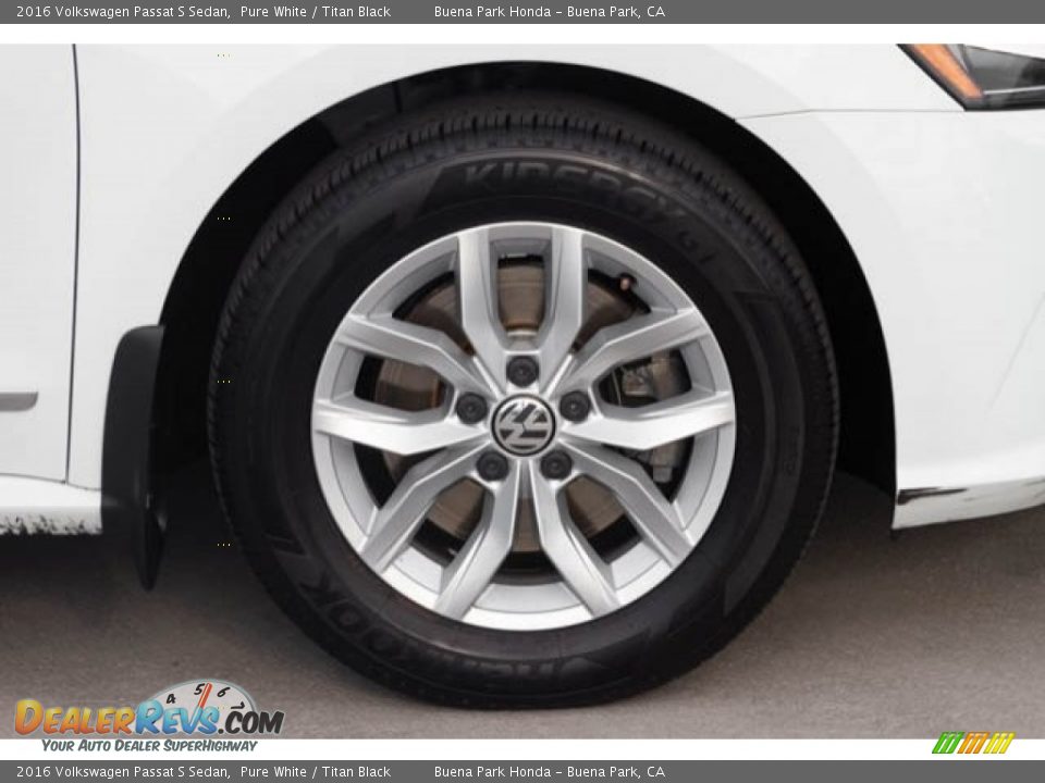 2016 Volkswagen Passat S Sedan Pure White / Titan Black Photo #34