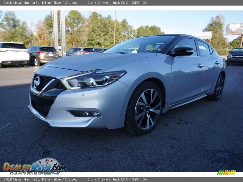 Front 3/4 View of 2018 Nissan Maxima SL Photo #3