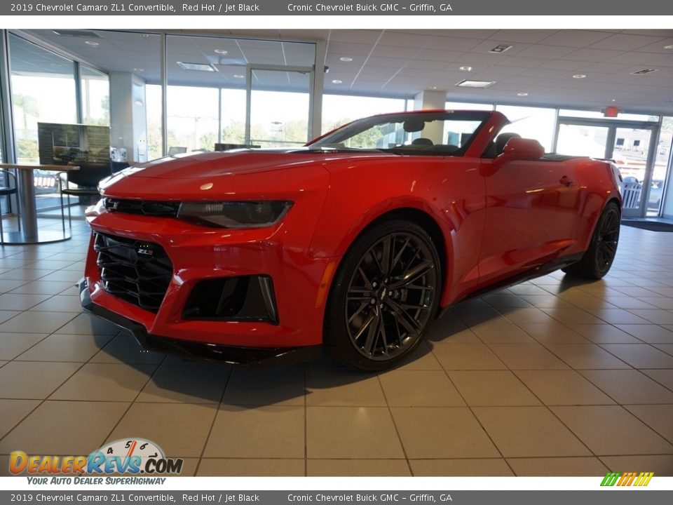 Front 3/4 View of 2019 Chevrolet Camaro ZL1 Convertible Photo #3