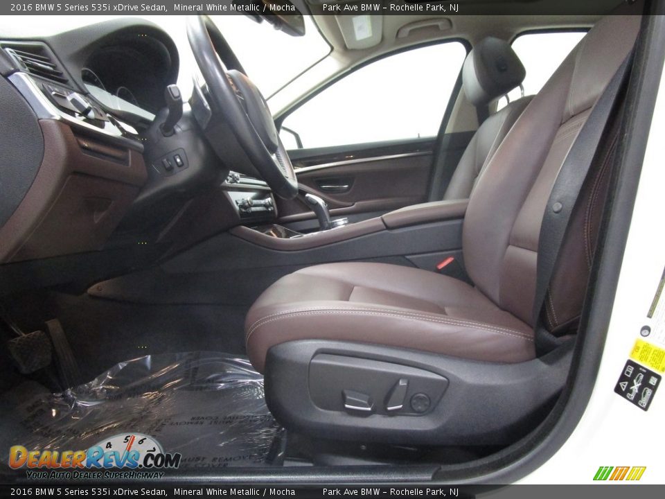 2016 BMW 5 Series 535i xDrive Sedan Mineral White Metallic / Mocha Photo #9