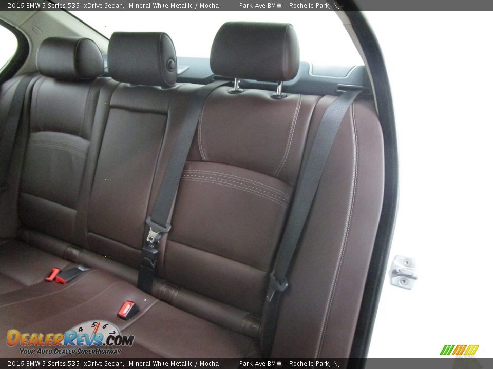 2016 BMW 5 Series 535i xDrive Sedan Mineral White Metallic / Mocha Photo #11