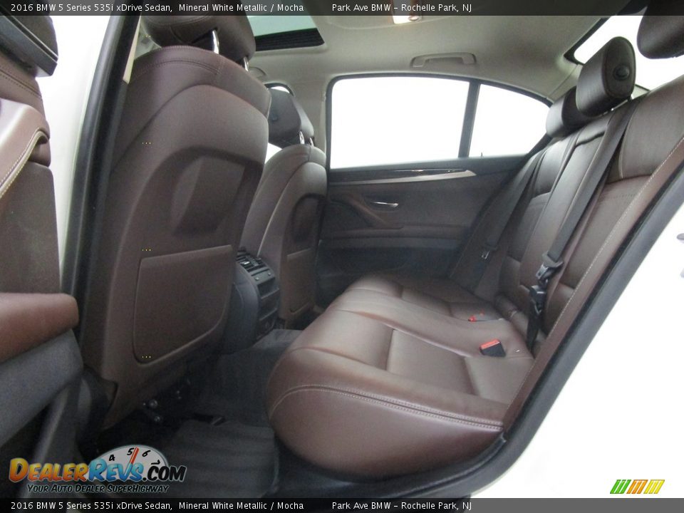 2016 BMW 5 Series 535i xDrive Sedan Mineral White Metallic / Mocha Photo #12