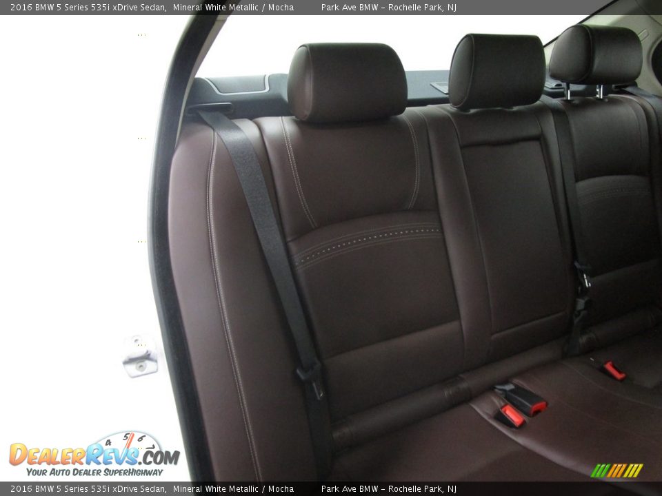 2016 BMW 5 Series 535i xDrive Sedan Mineral White Metallic / Mocha Photo #17