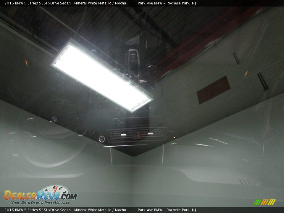 2016 BMW 5 Series 535i xDrive Sedan Mineral White Metallic / Mocha Photo #21
