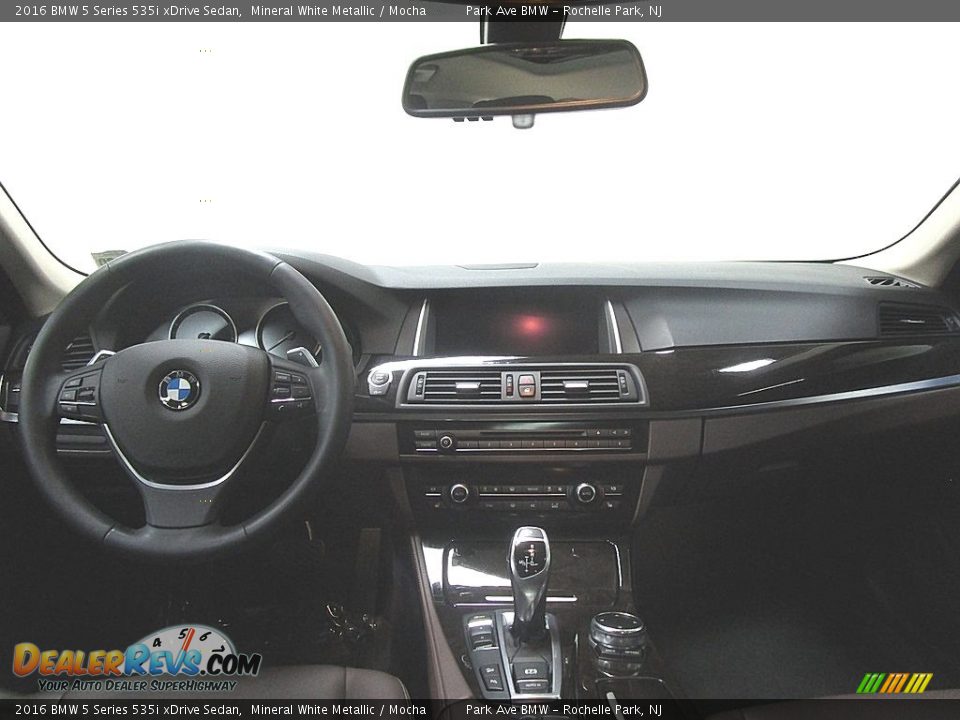 2016 BMW 5 Series 535i xDrive Sedan Mineral White Metallic / Mocha Photo #22