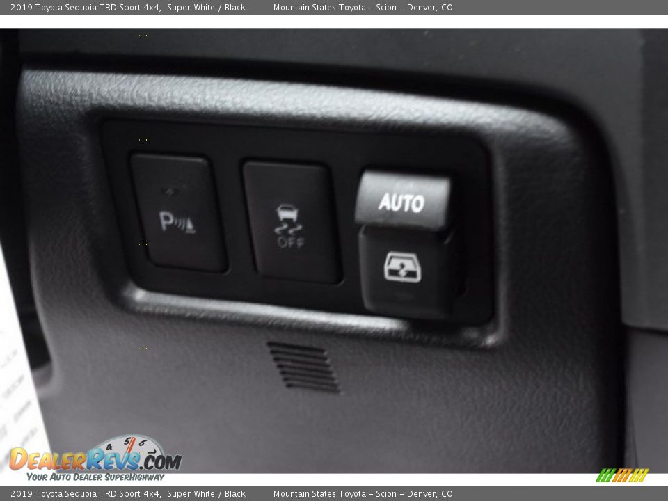 2019 Toyota Sequoia TRD Sport 4x4 Super White / Black Photo #32