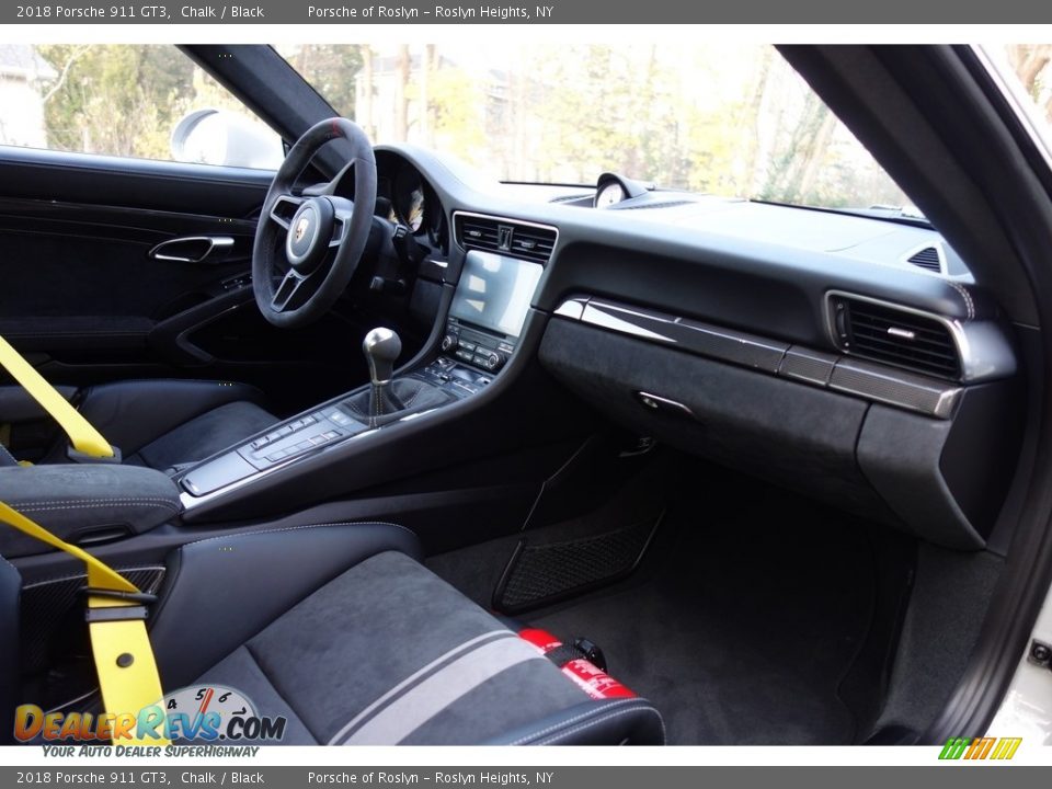 Dashboard of 2018 Porsche 911 GT3 Photo #17