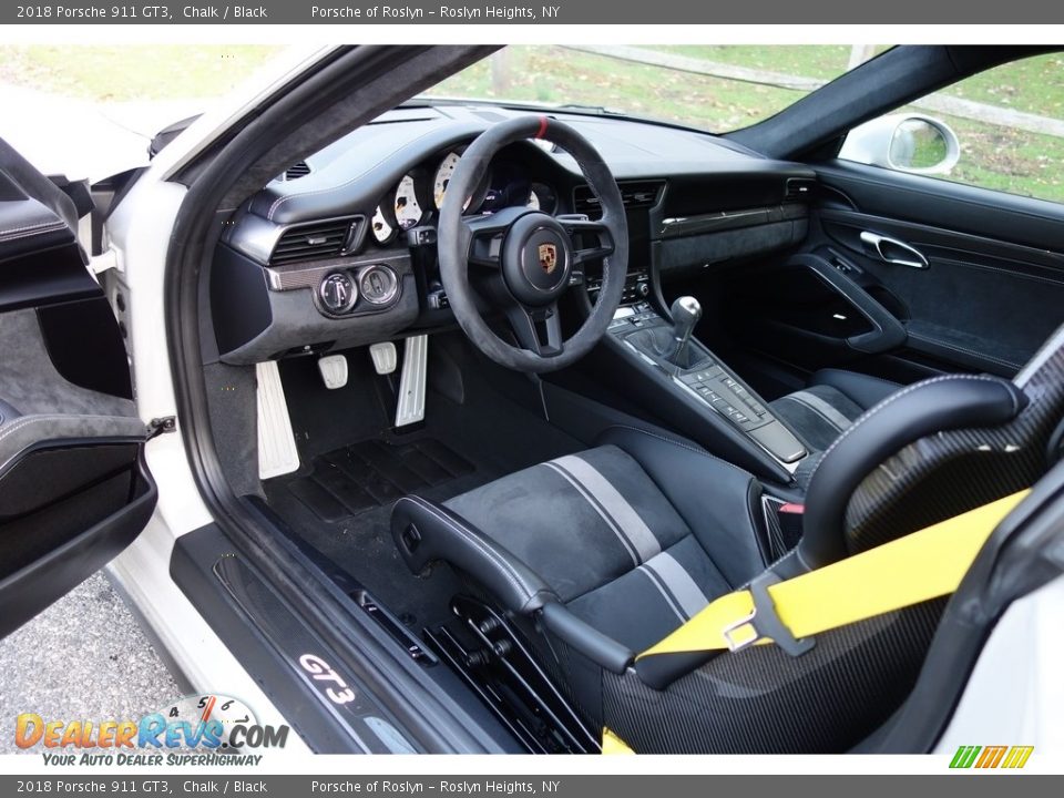 Front Seat of 2018 Porsche 911 GT3 Photo #19