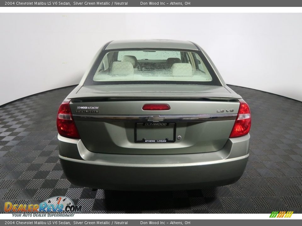 2004 Chevrolet Malibu LS V6 Sedan Silver Green Metallic / Neutral Photo #10