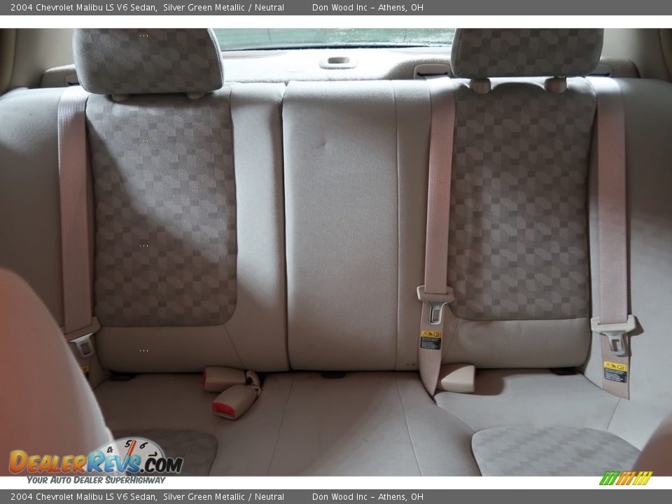 2004 Chevrolet Malibu LS V6 Sedan Silver Green Metallic / Neutral Photo #25