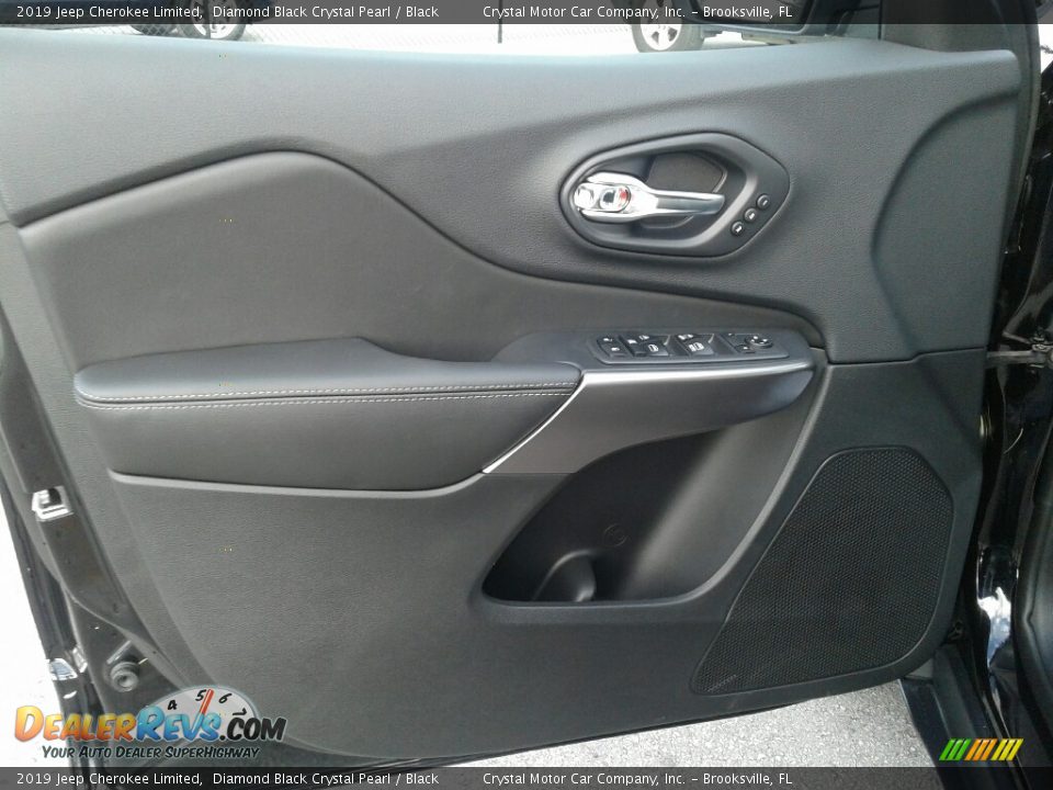 2019 Jeep Cherokee Limited Diamond Black Crystal Pearl / Black Photo #17