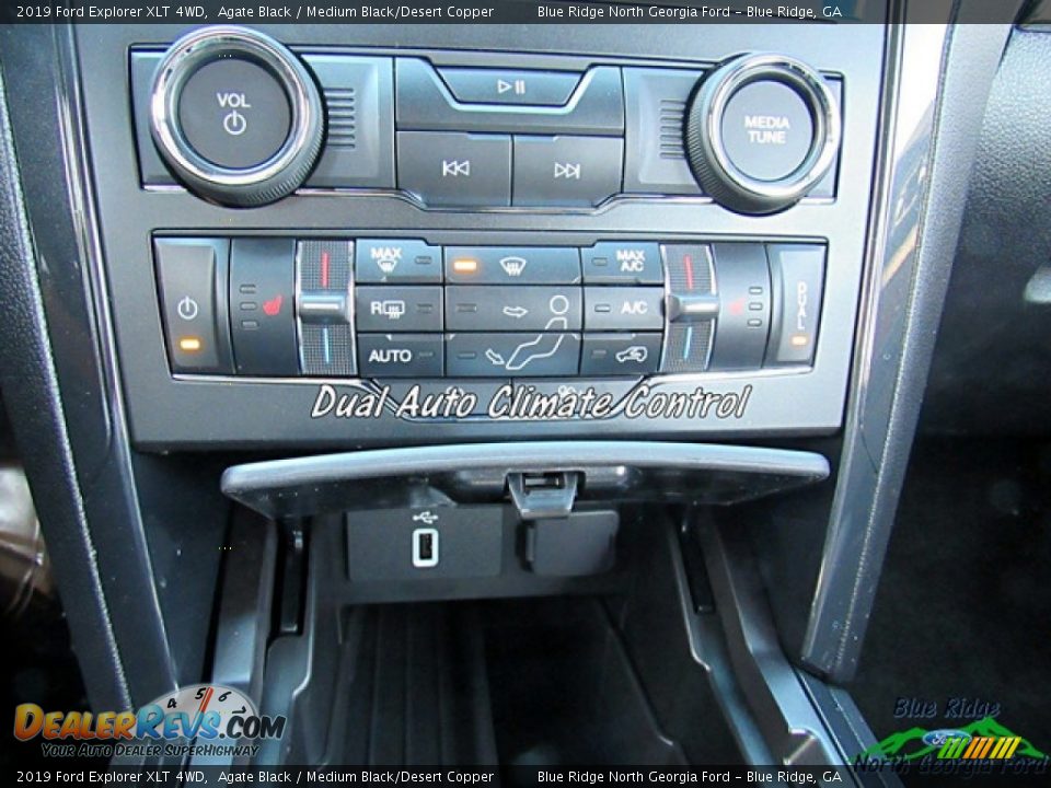 2019 Ford Explorer XLT 4WD Agate Black / Medium Black/Desert Copper Photo #24