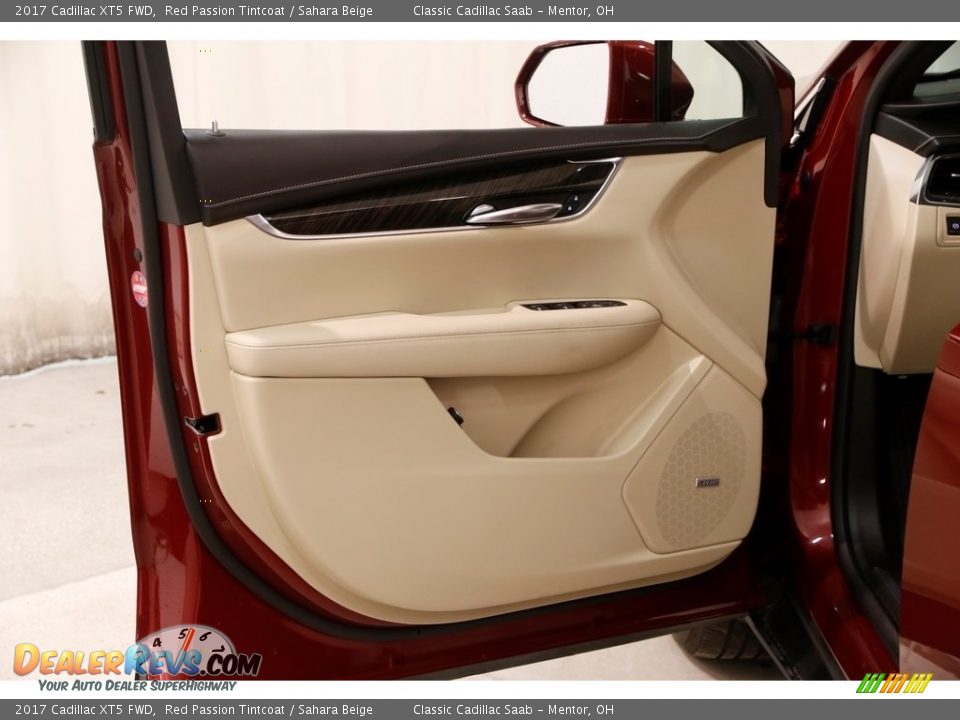 2017 Cadillac XT5 FWD Red Passion Tintcoat / Sahara Beige Photo #4