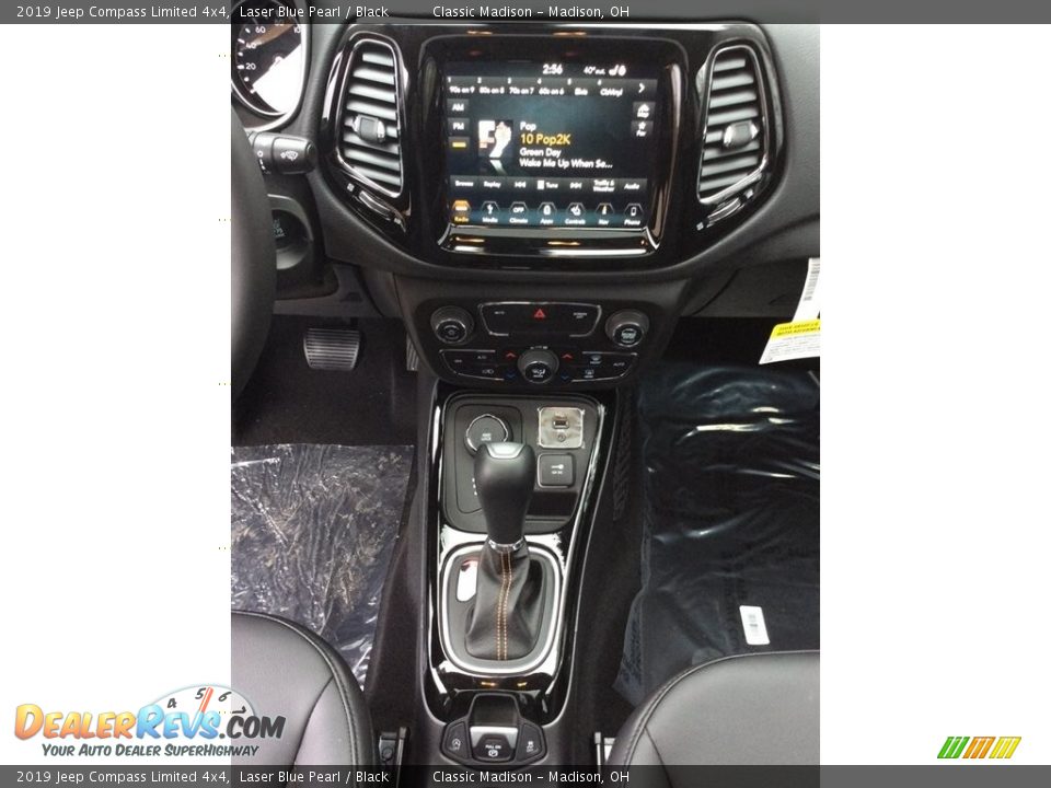 Controls of 2019 Jeep Compass Limited 4x4 Photo #13