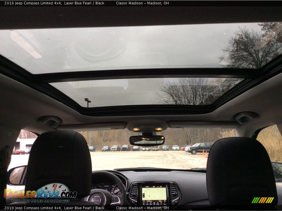 Sunroof of 2019 Jeep Compass Limited 4x4 Photo #18