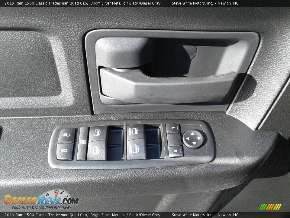 2019 Ram 1500 Classic Tradesman Quad Cab Bright Silver Metallic / Black/Diesel Gray Photo #9