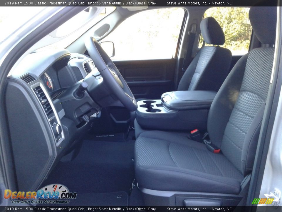 2019 Ram 1500 Classic Tradesman Quad Cab Bright Silver Metallic / Black/Diesel Gray Photo #10